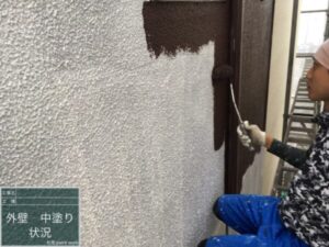 鹿児島市にて外壁塗装・屋根塗装＜雨漏り修理＞外壁塗装の様子